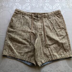 Robert Graham Tan Bermuda Elastic Shorts Skull Pattern Golf Casual Men's Size 32